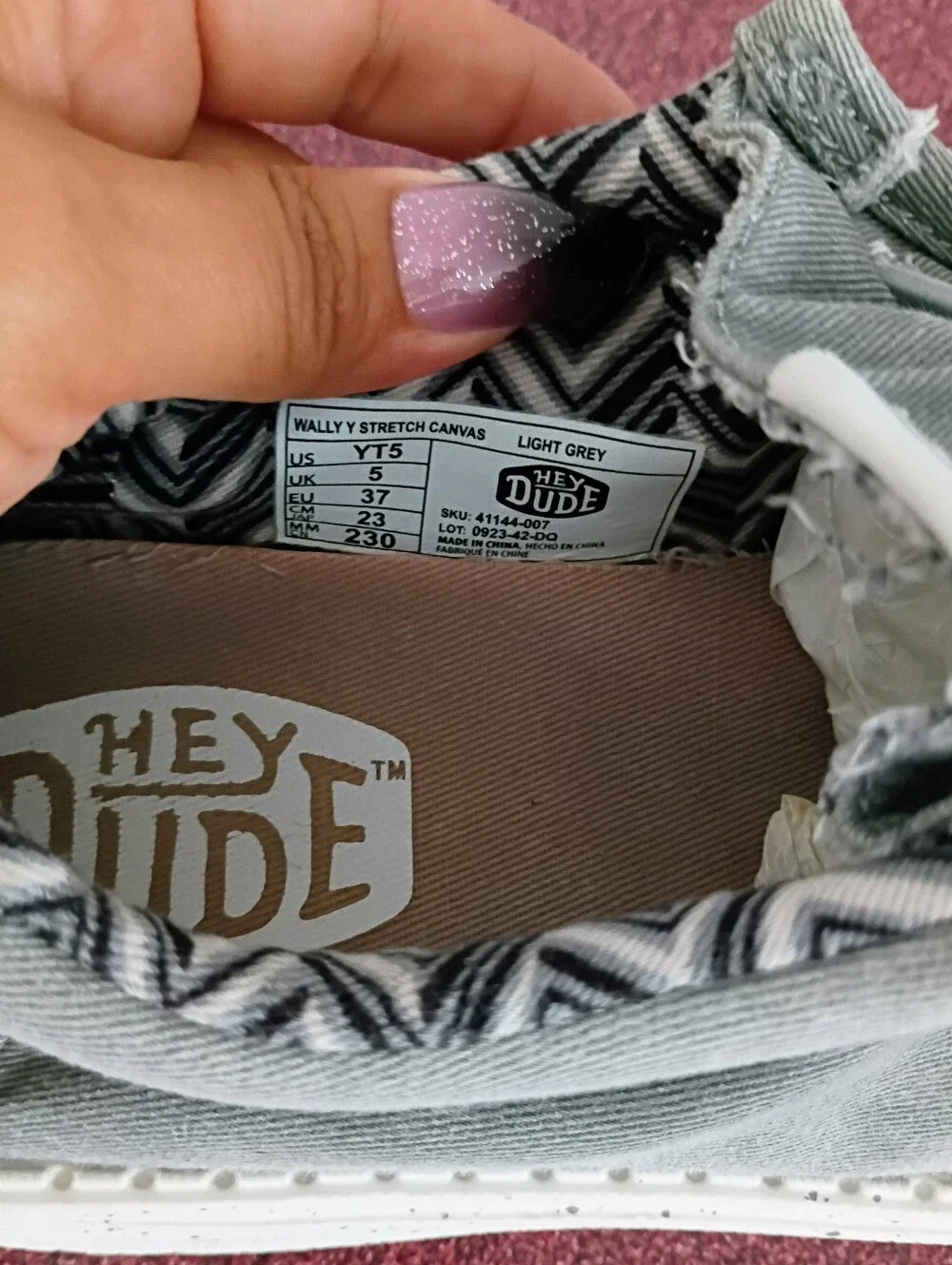 Hey Dude's Youth 5 Women's Size 6